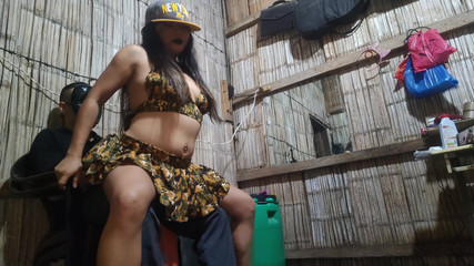 Martin13: Недавно выпускница военной трахает своего высокомерного босса, чтобы иметь лучшие преимущества на работе