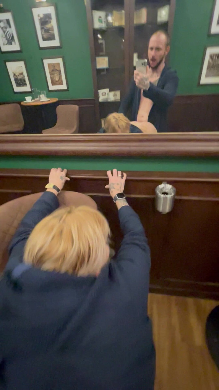 Bonieclydeerotik: Kąpiel Termalna, Sauna, Misjonarz, Pieprzynie, Zaciąganie, Stojący, Nagi, Mokry, Napalony,...