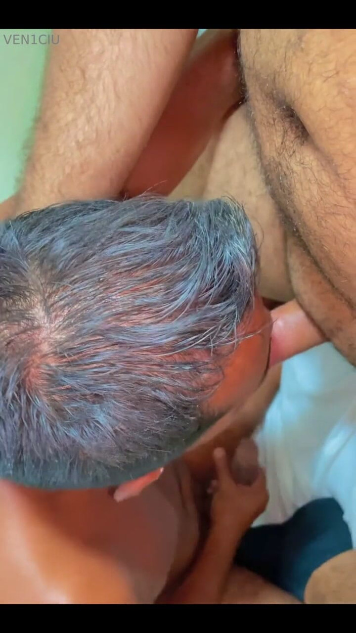 VEN1CIU: Nyepong kontol cowok ini