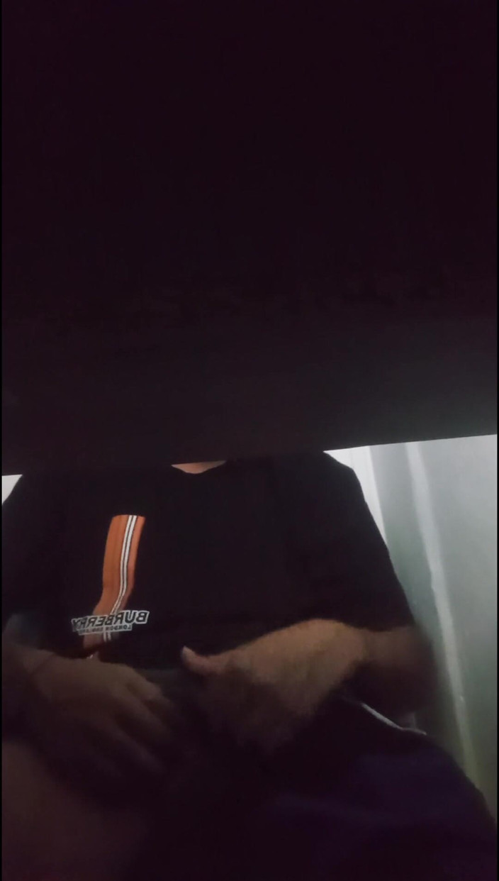 Jhonbahh: Behind the Desk