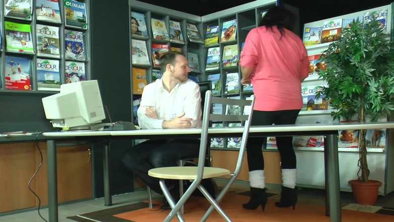 German amateur couples: Amatorska niemiecka dziwka jedzie kutasa w biurze