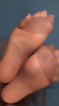 Shiny Pantyhose Feet