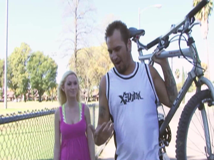 SEXUAL SIN: Yakalanan ev kadınları sahne 3_housewife büyük memeli sarışın bebek üstte döl seviyor