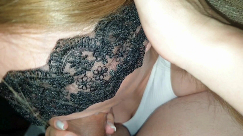 OliviaHaze: Gorąca przyrodnia siostra dostaje creampie