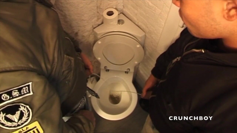 FETISH BDSM STUDIO: Фетиш жорстке підкорення з шкурами хлопців