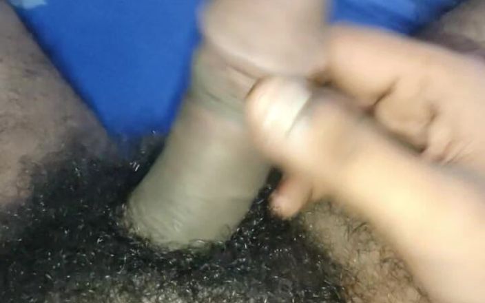 Straight Guy09: Волосатый черный паренек индийской дези показывает свой хуй и возбужденное тело