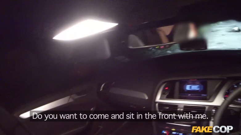 Fake Cop: Nep-agent - jonge feestganger geneukt in een steegje en zuigt pik...