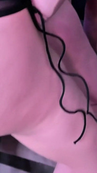 Azgın ladyboy Asyalı büyük yaraklı erkek arkadaş tarafından sert anal sikiliyor.porno trans Asyalı amatör bölüm 2