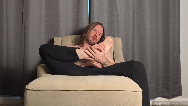 AlbinoAdonis: Albino Adonis Toe Tease
