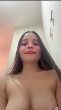 Moje Vagína Naplněná Vlasy Je Ještě Intenzivněji Mokrá, Když Můj Nevlastní Otec Ovládá Moji Hračku.