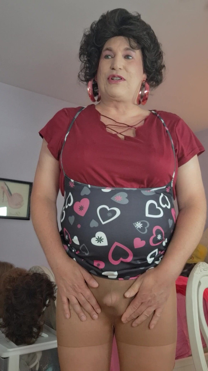 Victoria Lecherri: 아빠와 친구들을 위한 라이브 란제리 쇼를 했어!