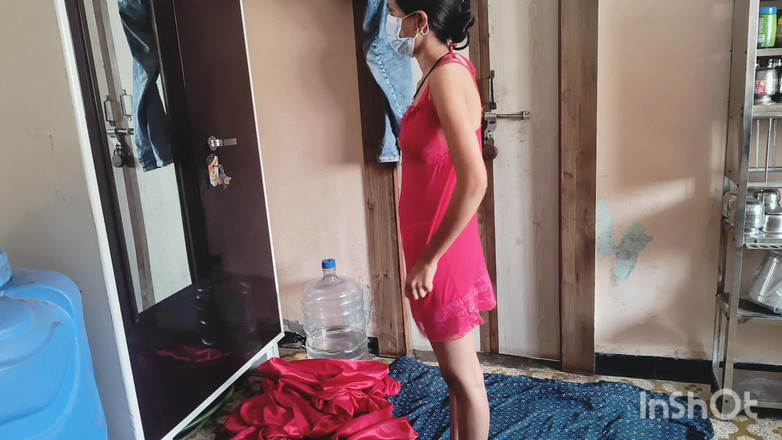 Desishycouple: Shivani zkouší poprvé bikiny