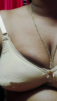 Mi sexy india sola en mi casa