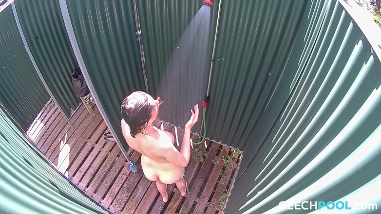 Czech Pool: Czech Pool 26: Married Lady in the Shower