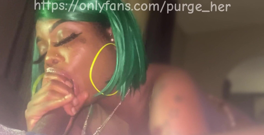 Purge_her: Emme dudaklarından ıslak kafa