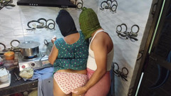 Hotty Mona: Bhabhi đã làm nhà bếp mê cung với anh rể của...