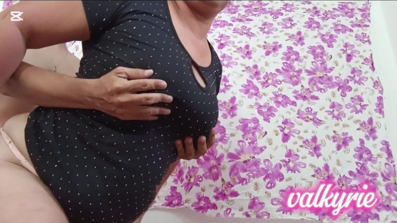 Valkyrieandluigy: Olgun Kadın Büyük Memeli Derin Boğaz