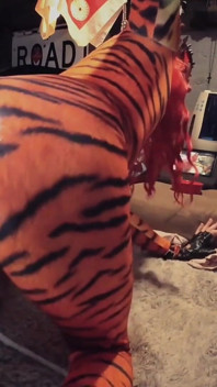 Hintern-mädchen tiffany Ciskiss cosplay Tigra teil 2 Femboy fickt riesiges spielzeug