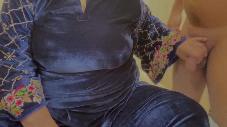 Your Boy's Cum: Mẹ kế Hồi giáo Ấn Độ đụ