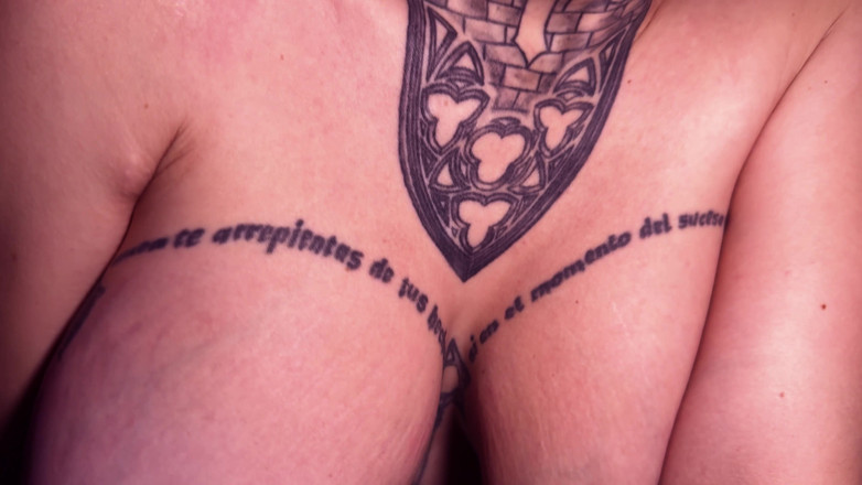 MissAlessaMilano: 16. Адвент-календарь 2025 — Пробуждение через минет и верховую езду