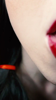 Belles Big Red Lips