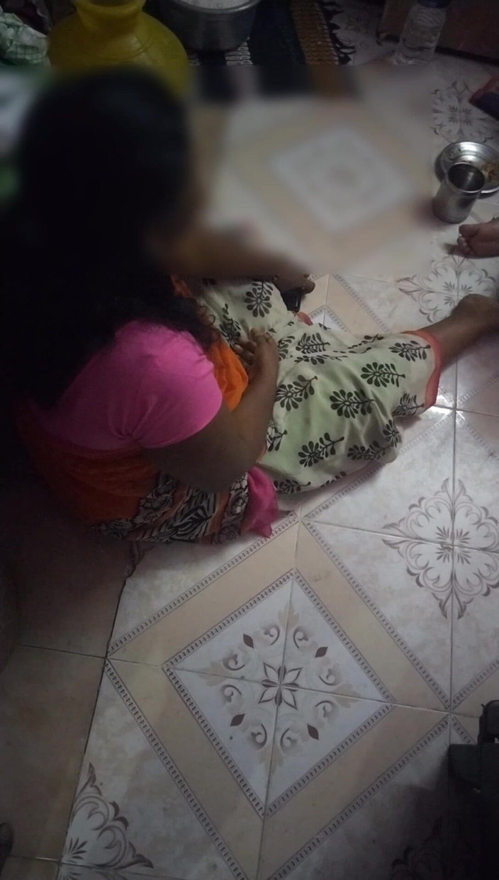 Tamil lesbian: Tamil nói chuyện tục tĩu về tình dục