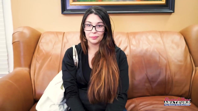 Brand New Amateurs: BrandNewAmateurs - Fiona mang thai bị đụ vào mông trong buổi thử...