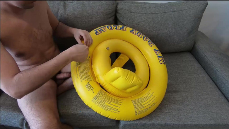 Inflatable Lovers: Jouer avec un flotteur 2