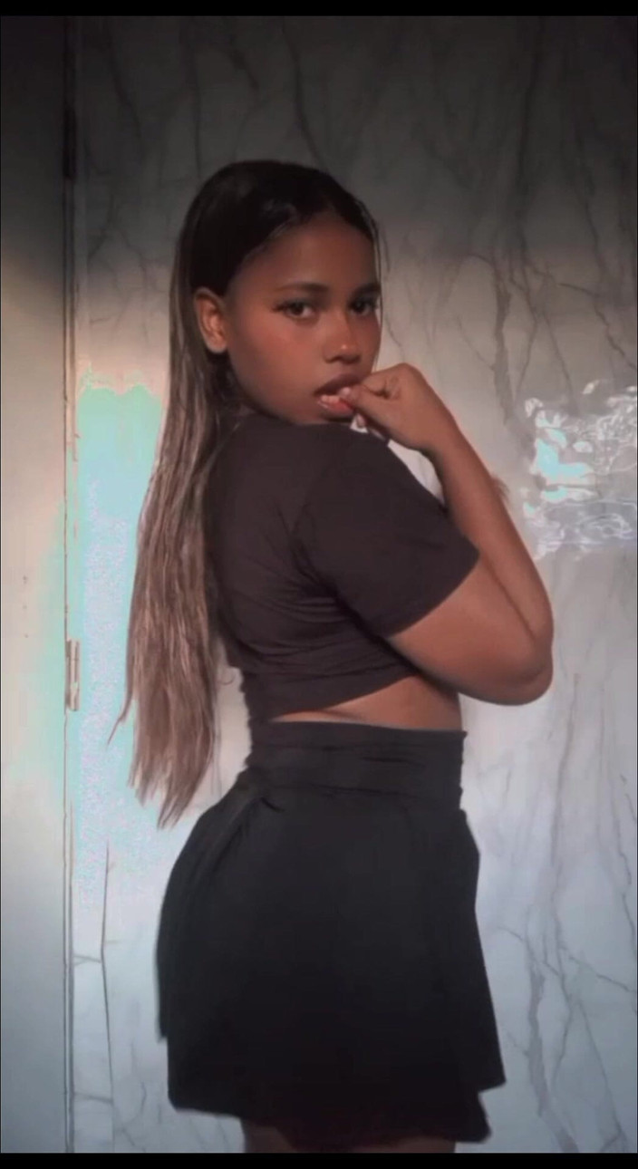 Minayi: 如果你喜欢我的内容，为什么不穿着我的蓝色寻找我，你会看到惊人的东西