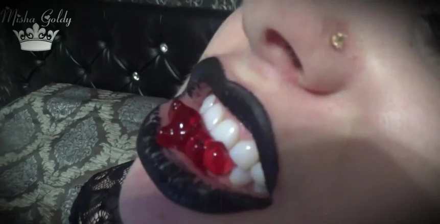 Goddess Misha Goldy: Moje nová #lipstickfetish a náhled videa: 5 kolorů pro moje rty &amp; Gummy...