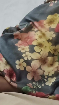 Finančník Ošukal Sexuální Videa Tetičky Ramya