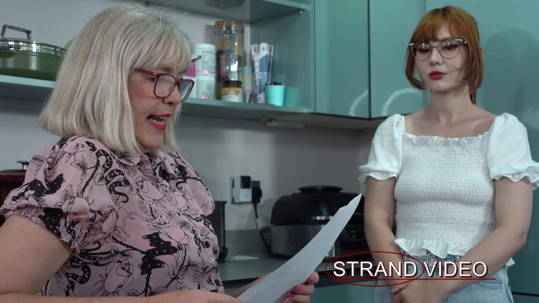 Sarah Stern: Giáo viên mới xấu hổ và trừng phạt