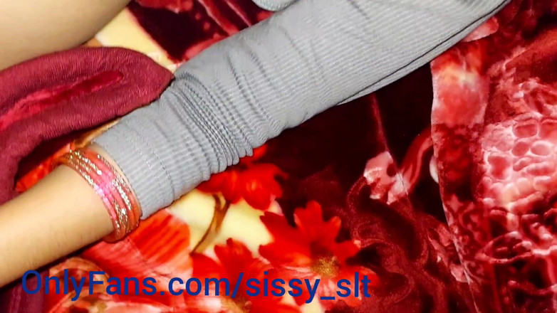 TheaDesiHotwife: Pasangan banci muda dan hotwife baru berkongkek romantis