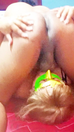 Sofixxx: ディルドと潮吹き: これは熟女おばあちゃんとの週末でした