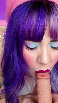 Vielleicht bedecke ich deinen schwanz mit meinem lippenstift