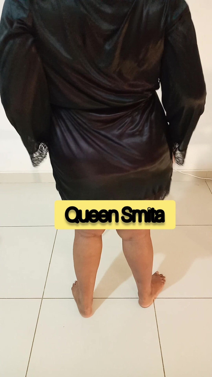 Goddess Silk Smita: Потрясти цю коричневу цицьку