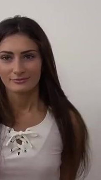 152 - 1 Super modelka šuká pro creampie