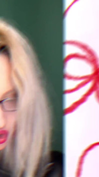 Chodź na jej obcasach lub poczuj mój but, niewolnica sissy szkolenie audio przez twoją boginię