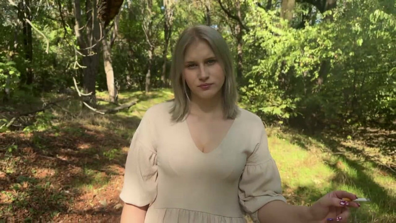 MertyXXX: Jalan-jalan di taman yang ditinggalkan untuk mencari eksibisoris