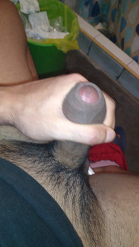 Saya tidak tahan membuang banyak susu lagi saya kotor zakar saya dengan susu kaya sehingga kepala saya penuh dengan air mani yang kaya