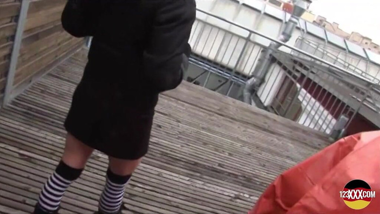 123XXX - 100% Amateurs: 그녀의 첫 POV 경험에서 독일에서 온 놀라운 밀프