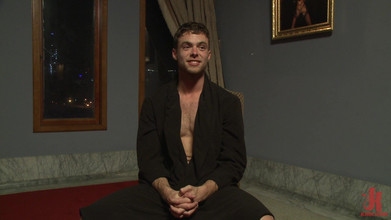 Kink Men Classics: Geiler party-goers-gangbang und faust auf den arsch eines gefesselten hengstes