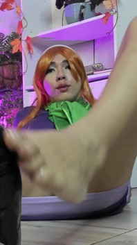Cosplay Daphne Oily Footjob with Pantyhose Taser