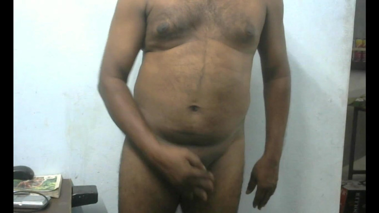 Tamil x cock: 热辣成熟的男人裸体玩鸡巴