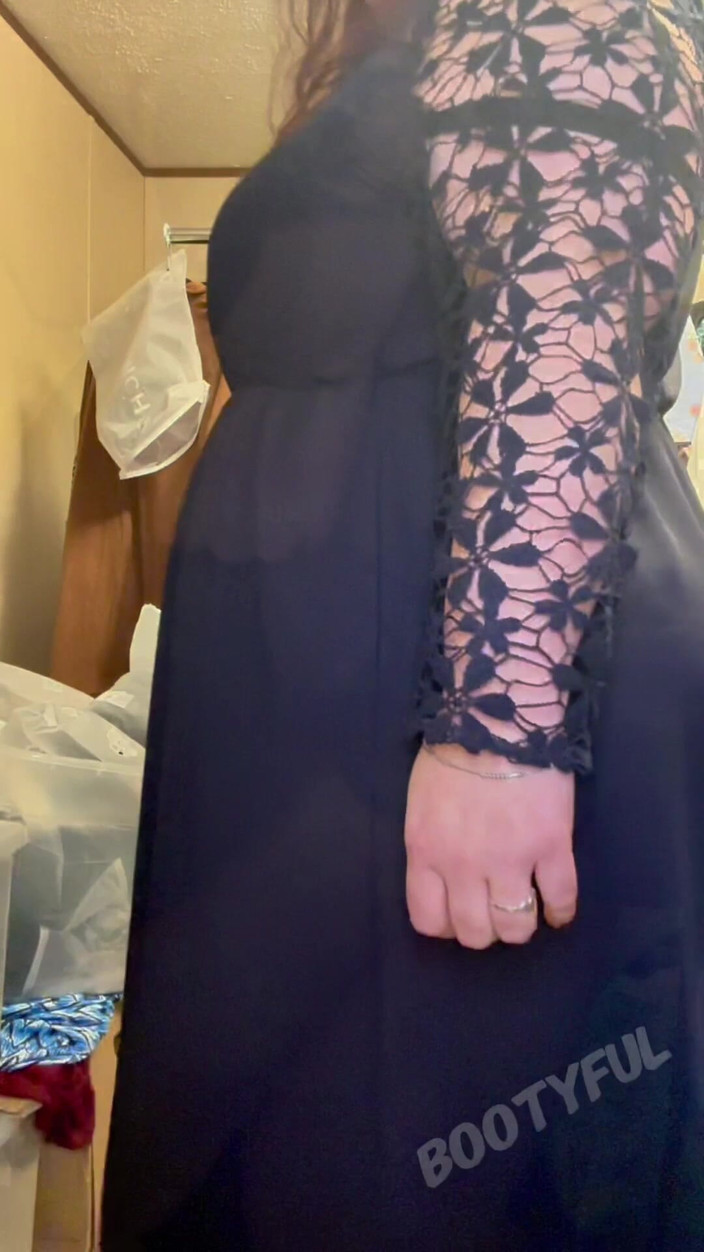 BellaBlast: 大屁股气释放：由bella blast摇晃我多汁的屁