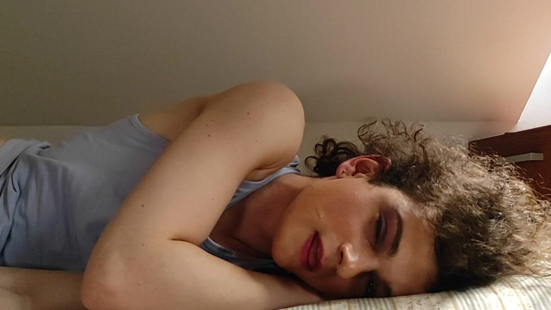 Medi Voi: Feeding myself by my cum