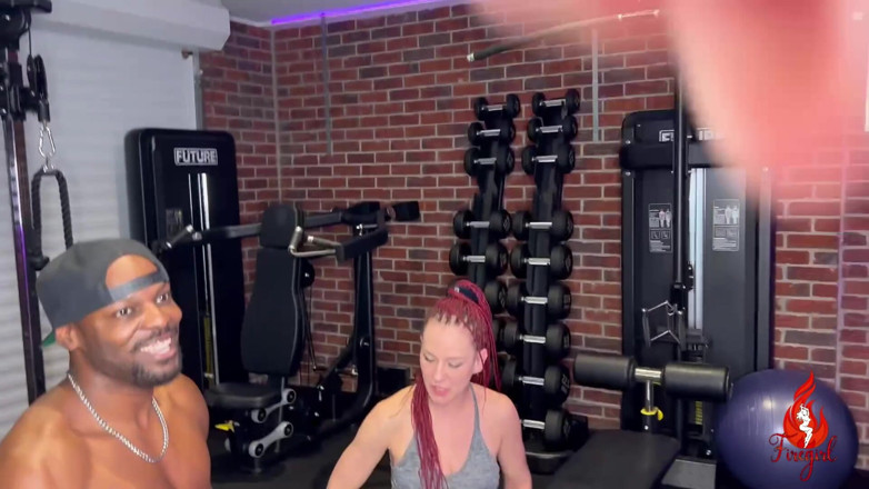 Firegirl80: Orgie im fitnessstudio mit swingenden freunden