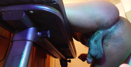 Hallelujah Johnson: Chlupaté velké černé péro