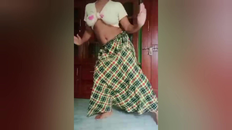 Nachima akter: Indiana menina dança quente