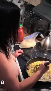 Dekat dapur memasak untuk awak - Burritos Sarapan Pagi